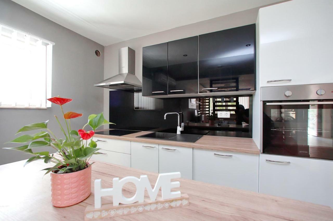 Sukošan Apartments Sonia מראה חיצוני תמונה
