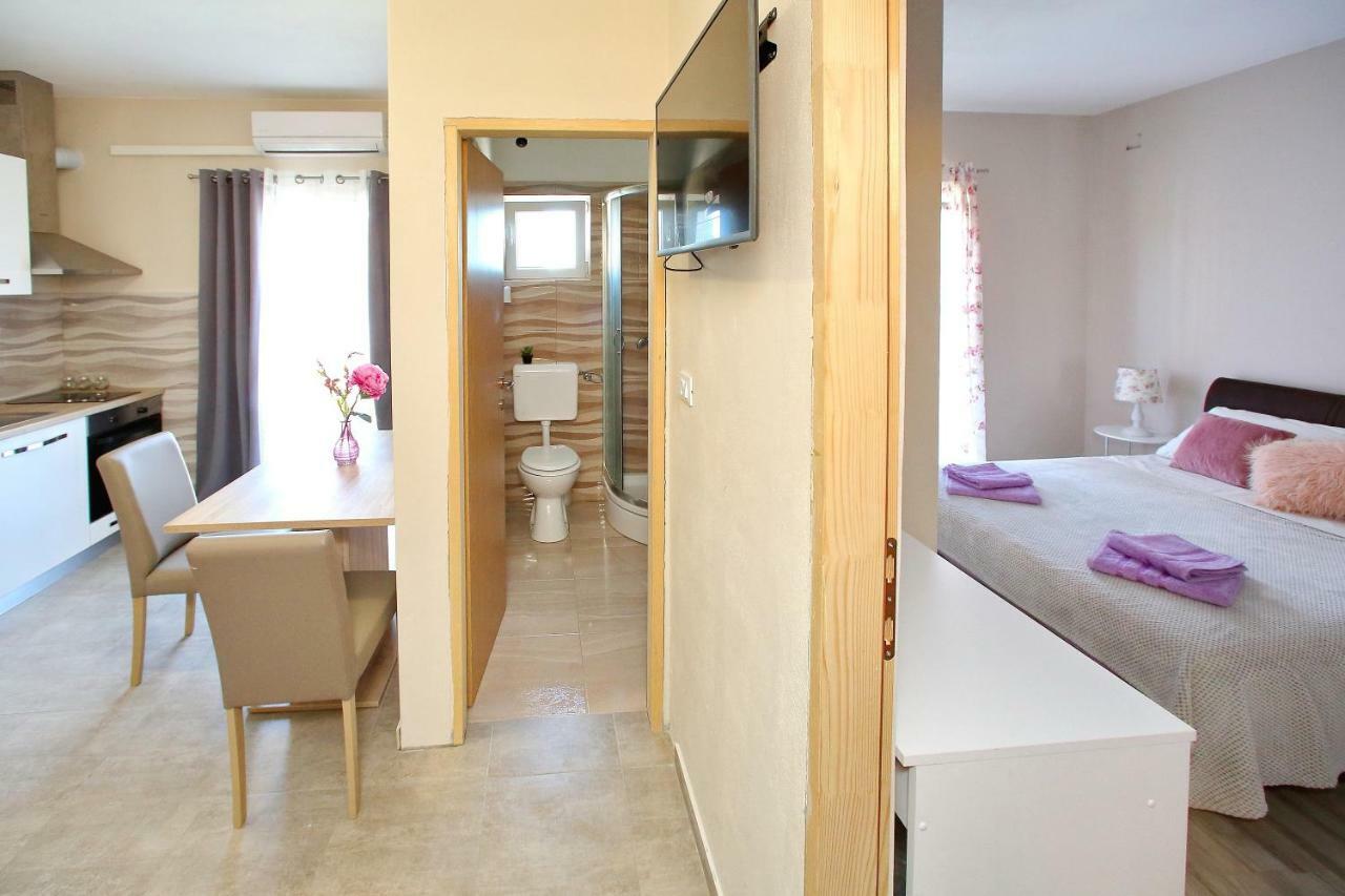 Sukošan Apartments Sonia מראה חיצוני תמונה